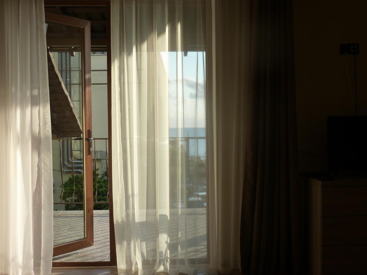 Guest House Letto ガグラ エクステリア 写真