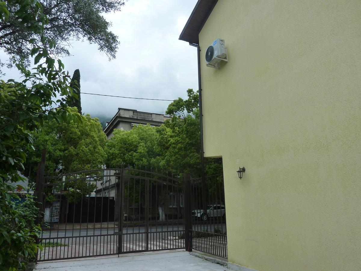 Guest House Letto ガグラ エクステリア 写真